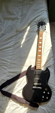 Monterey Platinum Series electric guitar