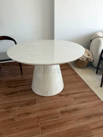 Beta 4 seater dining table