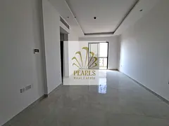 Annual rental in Al Jurf 3, Ajman. First-occupancy 2-bedroom apartment with 3 bathrooms, balcony, ce
