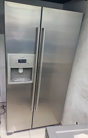 SIEMENS Stainless Steel Side-by-Side Refrigerator with Water/Ice Dispenser - Good Condition