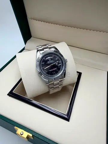 Men's stainless steel automatic watch with black dial (in box)