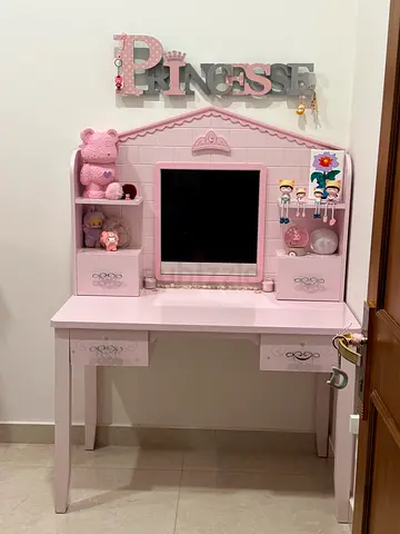 Desk for girl princess