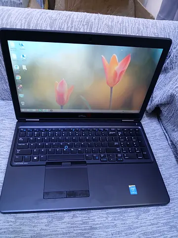 15.6 inch screen size... Dell latitude e5540 core i5 4th generation perfect condition
