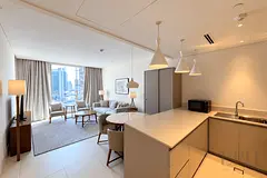 Move-In Ready | Modern Furniture | Close to Mall