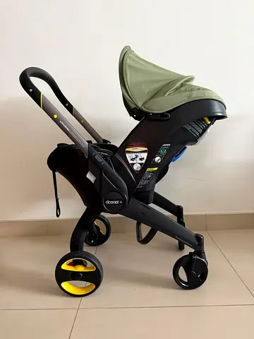 Doona stroller/car seat + Isofix base
