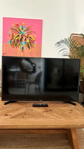 40 inch Flat Panel LED Smart TV - Good Working Condition