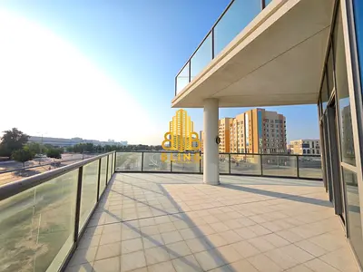 LUXURY 4BR TOWNHOUSE | Big Terraces | 2 Parkings |