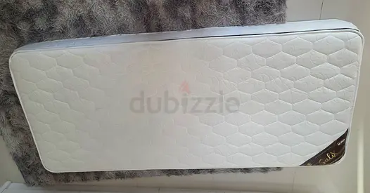 Single mattress in good used condition - comfortable foam spring mix 200 cm× 90 cm