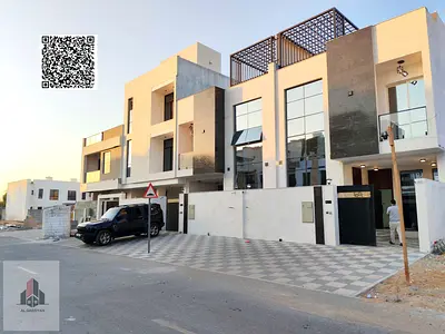 Townhouse for sale with a swimming pool at an attractive price, including registration fees.