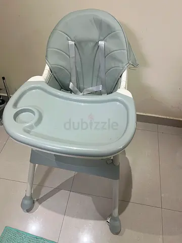 Foldable baby high chair with removable tray — good condition