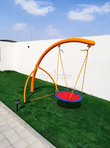 Outdoor Round Nest Swing on Sturdy Metal Frame — Good Condition