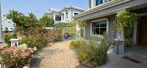 Bright 3BR Townhouse | Western Residence South | Garden & Community Views