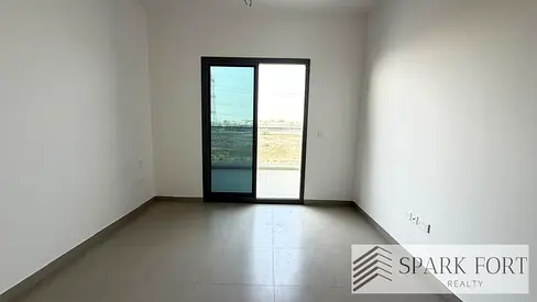 Bright large studio| brand new unit| all amenities