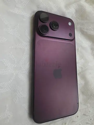 iPhone 18 pro max burgundy 256gb for sale purchased from Apple Store Dubai mall
