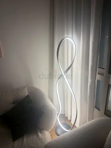 Modern infinity loop LED floor lamp – white, working condition