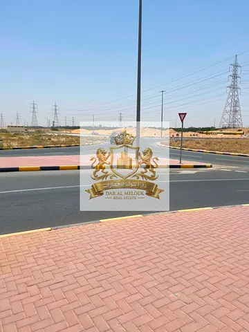 Freehold ownership available to all nationalities: an industrial plot located on a 36-meter-wide road, with a permit for a ground floor plus 3 additio