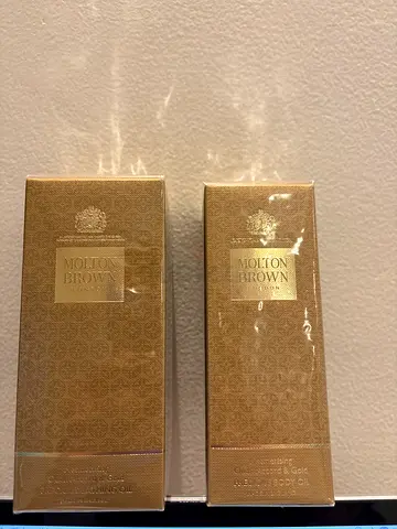 Molton Brown Mesmerising Oudh Accord & Gold produc Two sealed Molton Brown bath & body products (new