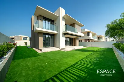 Modern | 4 Bed Villa | Maid & Driver