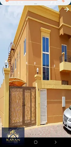 فيلا للإيجار في شعبية الإذاعة أم القيوين بإطلالة مباشرة على البحر وأربع غرف ماستر