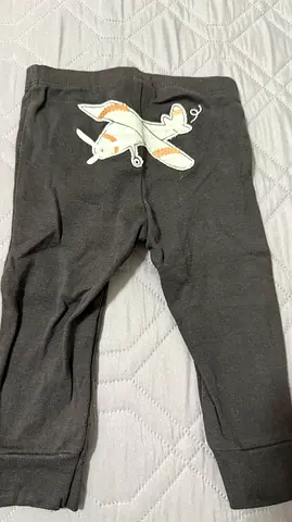 Carter’s baby full set, size 6-9.
