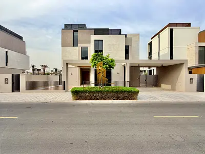 PURE CORNER | MAIN PARK | 6 Rooms | Driver's Room