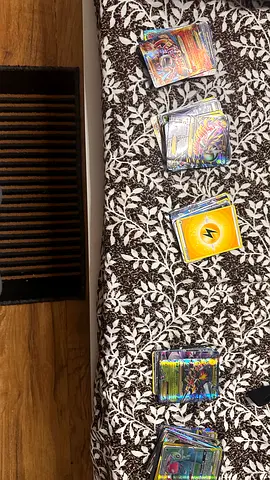Free pouch included Collection of Pokémon TCG Holo and Rare Cards - Mixed Lots