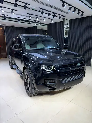 2024 Land Rover Defender 110 X-Dynamic HSE P400 GCC Specs