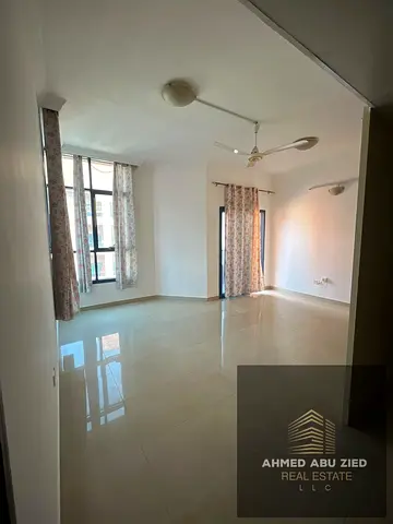 افخم تشطيبات مودرن / تكيف مركزي / مناسب للسكن العائلي / غرفه نوم ماستر / صاله واسعه / بلكونه مفتوحه /  لوكيشن مميز بجوار مدرسه الحكمه / تسهيل الدفعات