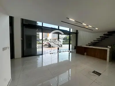 Retail store for rent in The Terraces South