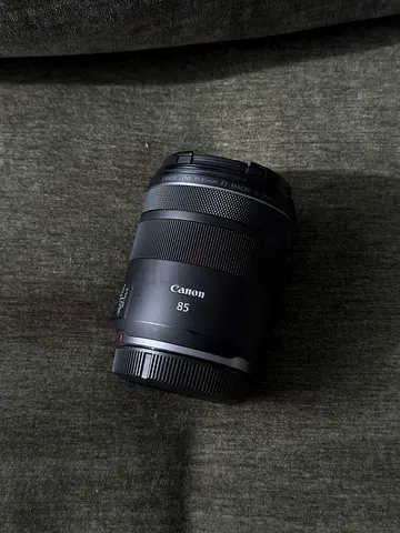 Canon 85mm RF 2.0