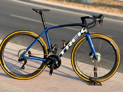 Trek emonda full carbon road bike