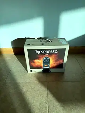 Nespresso Espresso Machine (boxed) - Lightly Used