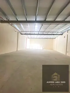 Annual warehouse for rent in Al Jurf Industrial 1, Ajman. 4,400 sq ft, mezzanine, bathroom, 25 kW po