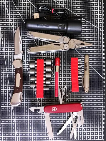 Leatherman Wave+ (Used Like New)+Victorinox +Other Items Free Delivery to All UAE+Cash on delivery