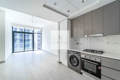 Vacant | Spacious | Chiller Free l 12 cheques