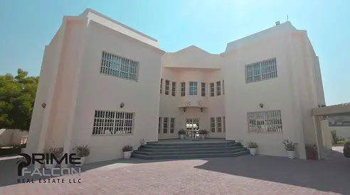 Premimum Villa For rent In Al-Mizhar 2