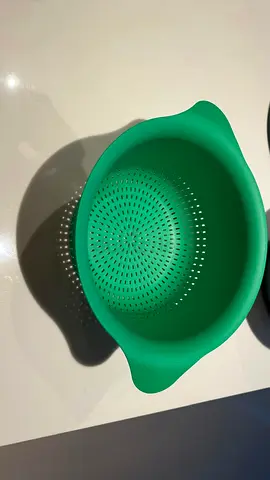 Green Silicone Collapsible Strainer / Colander - Good Condition