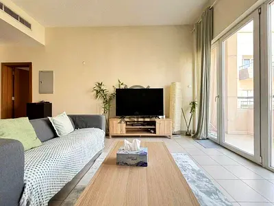 Cozy Living |Fully Furnished| Multiple Cheques