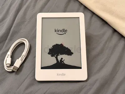 Amazon Kindle Paperwhite (white) with charging cable - good condition
