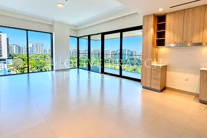 Corner Unit | Park View | Expansive Balcony