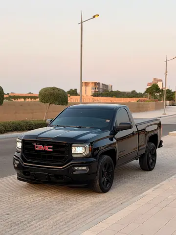 2017 GMC Sierra SLE GCC Specs