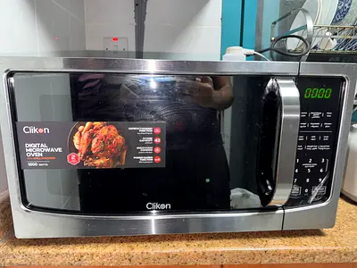 Clikon 43 Litre 1500W Digital Microwave Oven - Good Working Condition