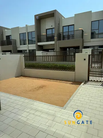 Full furnished, Single row, Nearby park