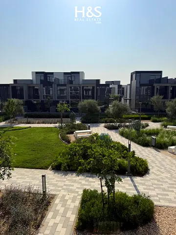 2 BR+Maid | Single Row | Park facing | near to pool