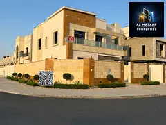 Corner unit on two streets | 5 master bedrooms | Two floors and a rooftop | Exceptional design and p