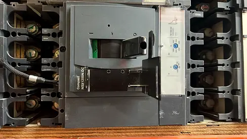 1000 DC Used Industrial Circuit Breaker (Moulded Case) - Good Working Condition