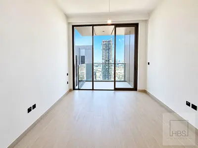 طابق مرتفع - مرافق متميزة - جديد تماماً