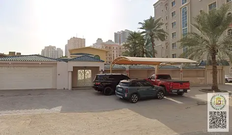 فيلا قديمة للبيع، لكن البيع يشمل الأرض فقط