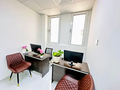 Beautiful office with Bank account assistance |Free Amenities