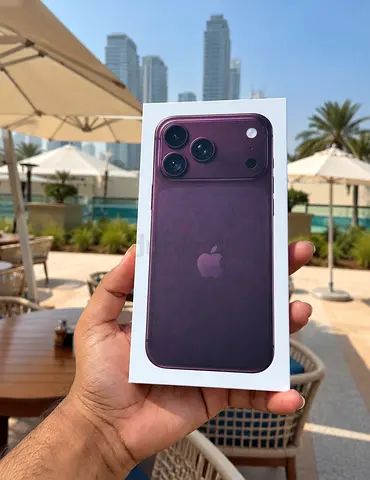 Iphone 18 pro max 256GB physical Sim Burgundy